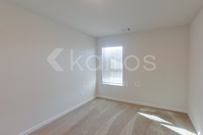 Building Photo - 3440 Bridgewood Dr