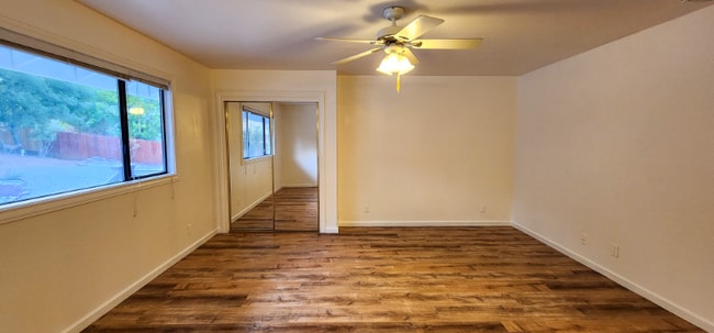 Building Photo - 3556 Mesa Verdes Dr
