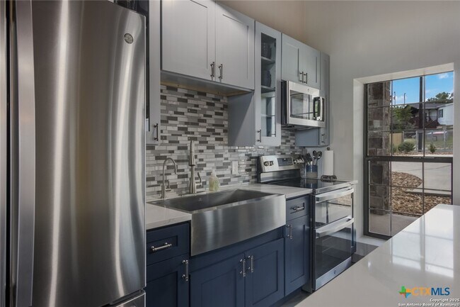 Building Photo - 1016 Blue Bill Cove Dr
