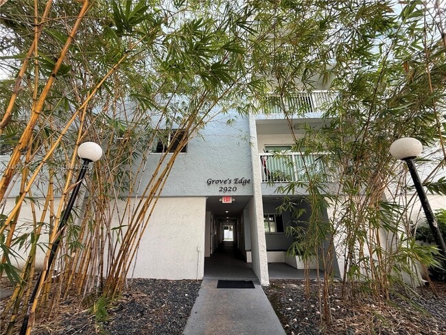 Building Photo - 2920 SW 28th Terrace