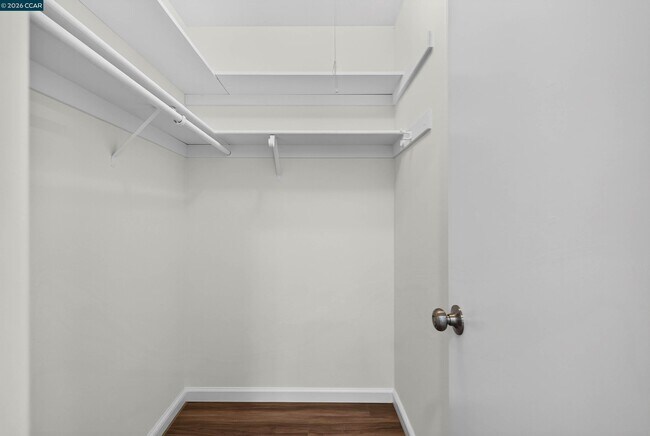 Building Photo - 121 Violet Rd
