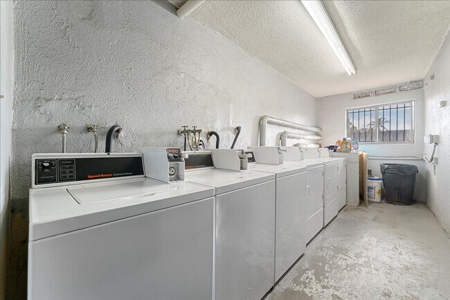 Building Photo - 21722 Roscoe Blvd