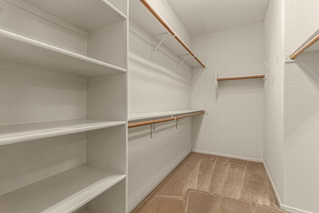 Building Photo - Chandler 4 Bedroom - 2.5 Bathroom with Pri...