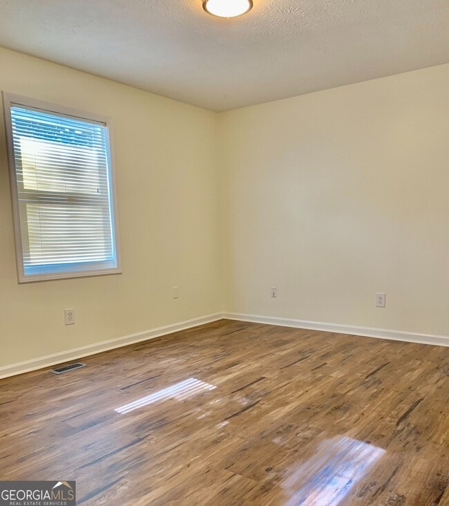 Building Photo - 322 Powder Springs St