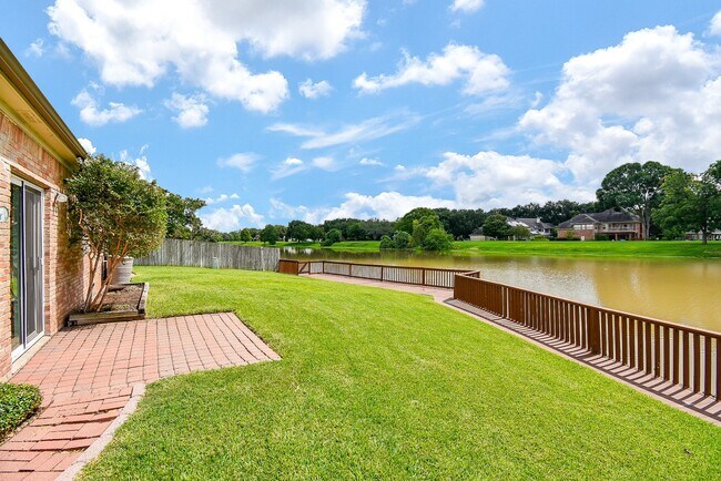 Building Photo - 1231 Creekford Cir