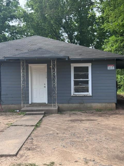 Building Photo - 608 Travis Ave