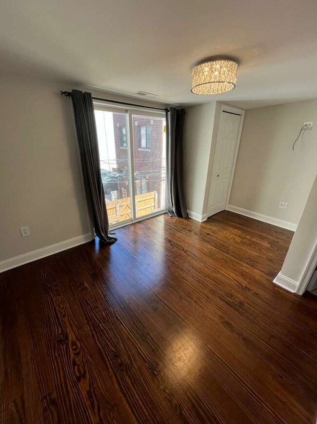 Building Photo - 2033 Kater St