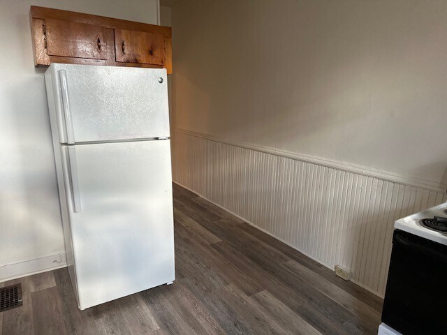 Building Photo - 631 W Franklin St