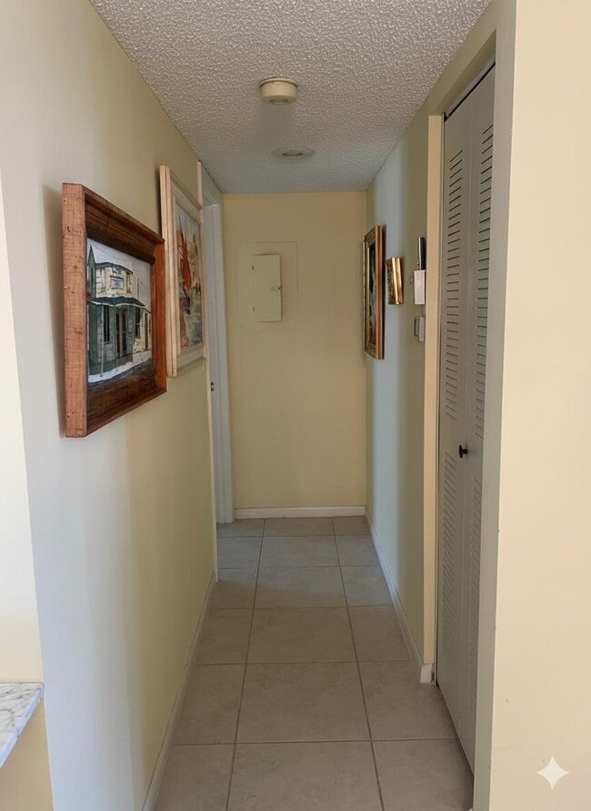 Building Photo - 6698 10th Ave N