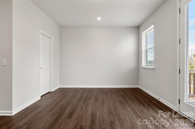 Building Photo - 6985 Waterstone Dr