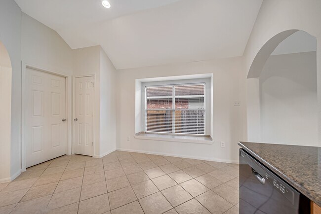 Building Photo - 18439 Sunrise Oaks Ct