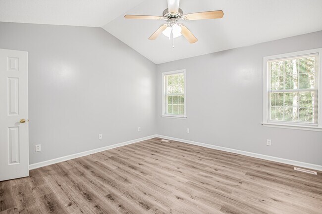 Building Photo - 129 Nelson Ct
