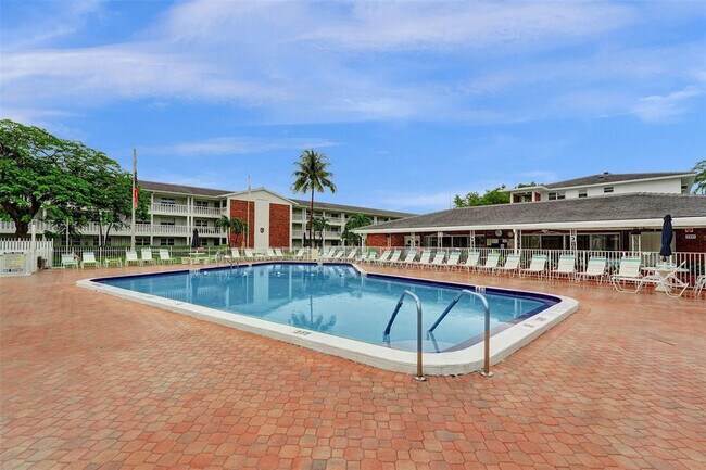 Building Photo - 5208 NE 24th Terrace