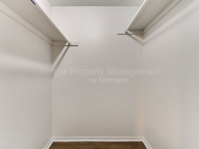 Building Photo - 6207 SE 46th St