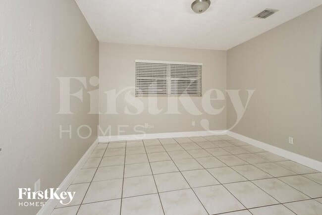 Building Photo - 6524 Flagler St