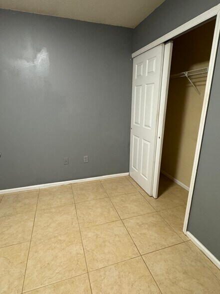 Building Photo - 2391 White Sands Dr