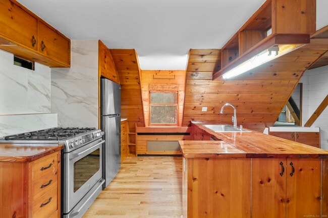 Building Photo - 182 Guinea Rd