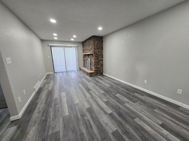 Building Photo - 5011 4th Ave N