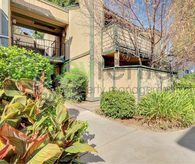 Building Photo - 600 Del Verde Cir