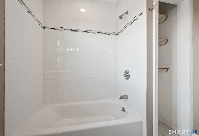 Building Photo - 246 S Orchard St