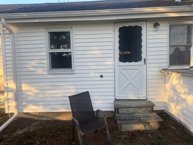 Building Photo - 2667 Cranberry Hwy
