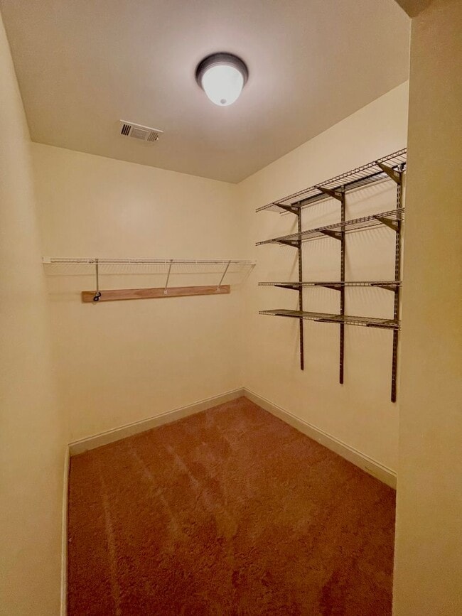 Building Photo - Spacious Home in Solamere with basement