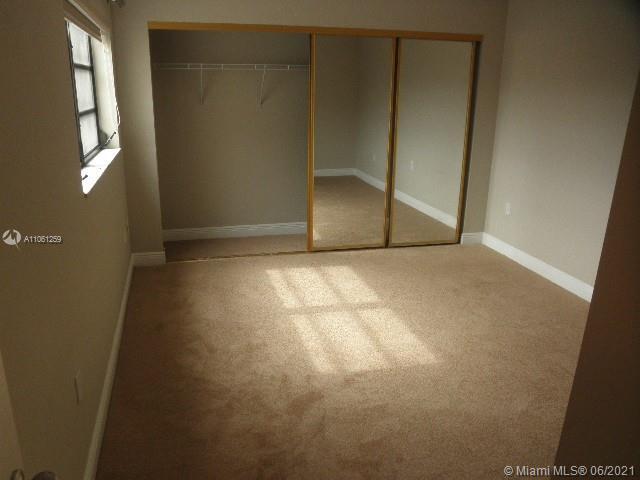Building Photo - 4708 SW 67th Ave