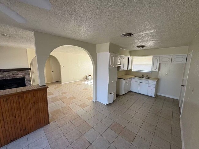 Building Photo - Beautiful 3 Bedroom House in Dallas