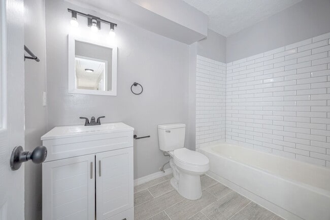 Building Photo - Charming 3-Bed, 1-Bath Home - Fully Remodeled & Move-In Ready!