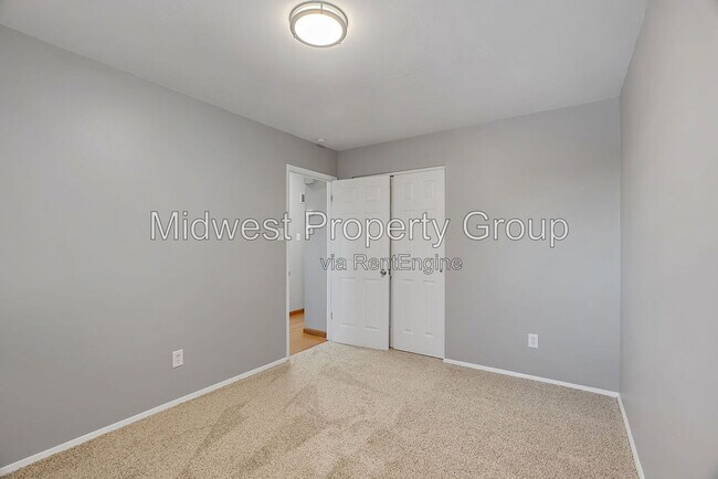 Building Photo - 1128 Saratoga Dr