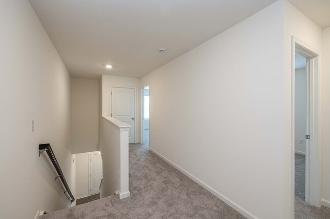 Building Photo - Beautiful 4 Bedroom Home Piedmont School D...