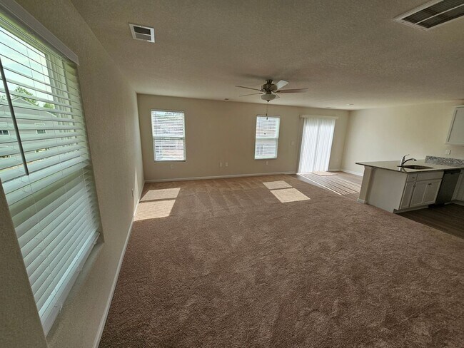 Building Photo - Brand New 3BR Home Minutes from the Airport