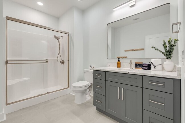 Building Photo - 223 E Lakeshore Dr