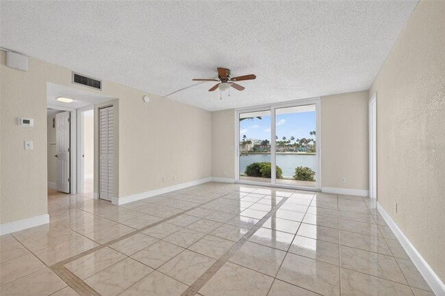 Building Photo - 7540 Bay Island Dr S