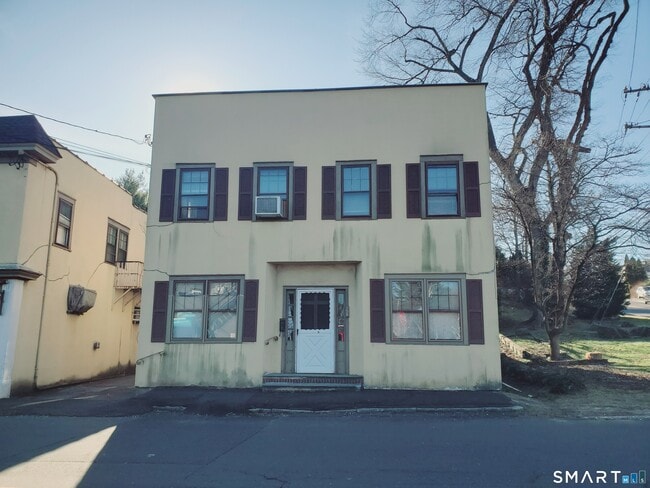 Building Photo - 156 River Rd Ext