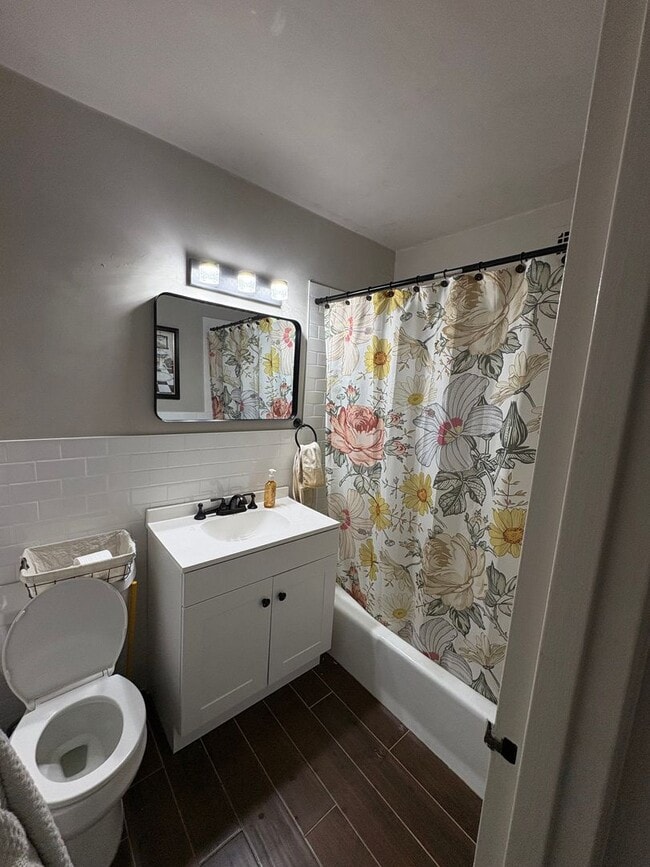 Building Photo - 787-793 McLean