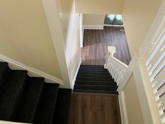 Building Photo - 438 Locust St