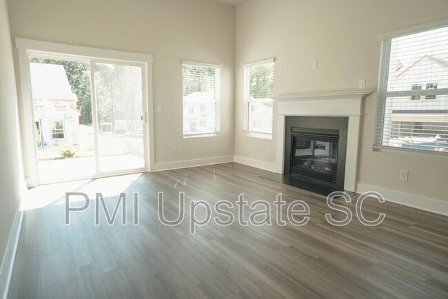 Building Photo - 35 Galley Ln