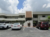 Building Photo - 7351 W Country Club Dr N