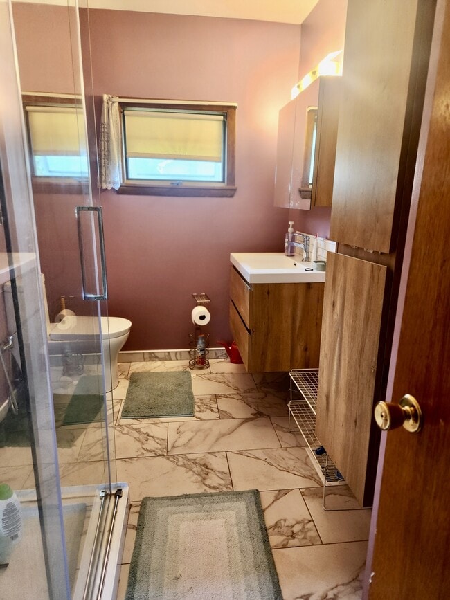 Building Photo - 826 Holt Rd