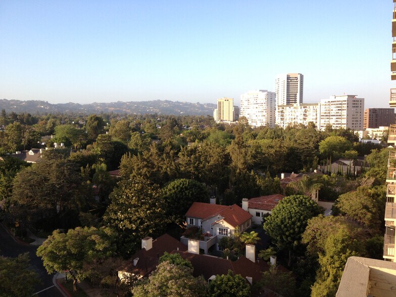 Building Photo - 10751 Wilshire Blvd