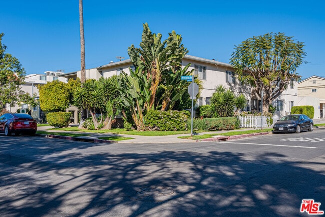 Building Photo - 11825 Iowa Ave