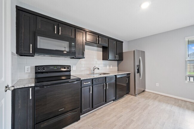 Building Photo - 17038 Marie Vlg Dr