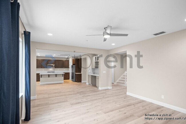 Building Photo - 1726 Hummingbird Way