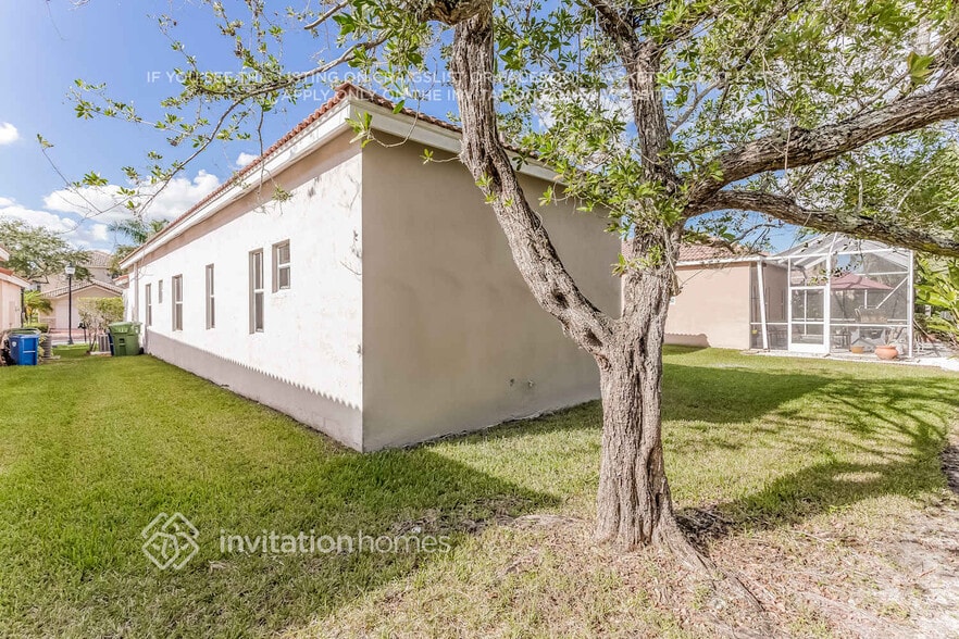 Building Photo - 757 Tanglewood Cir