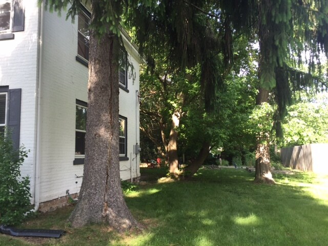 Building Photo - 431 3rd St