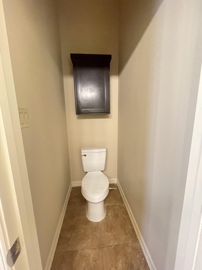 Building Photo - 2815 Mimosa St