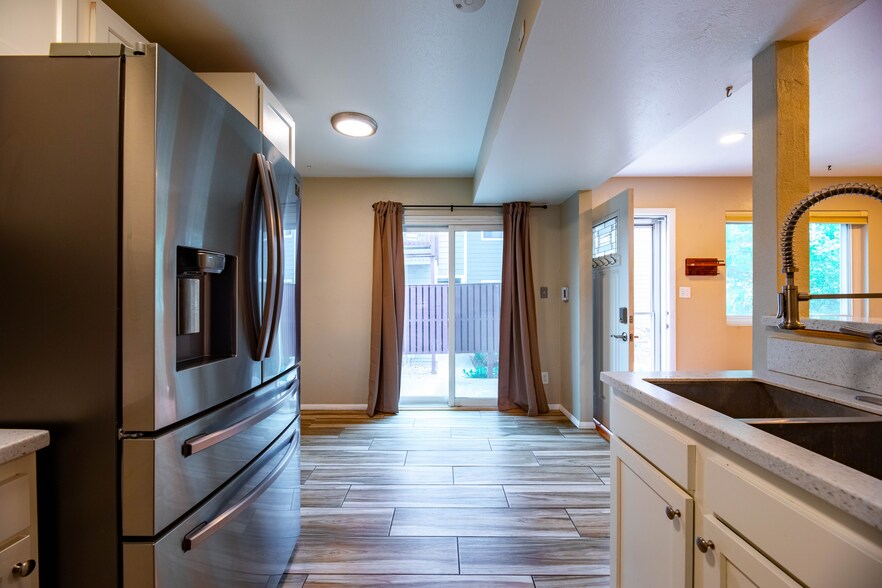 South facing windows and dining room - 3720 Iris Ave