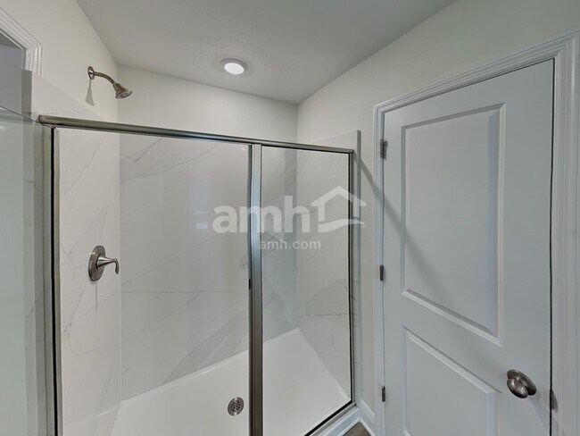 Building Photo - 5981 Sycamore Pl St