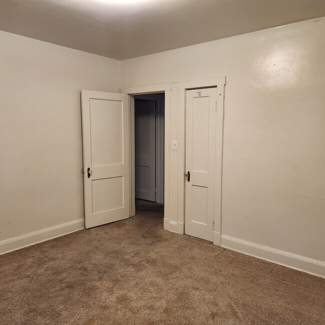 Building Photo - 6004 Edna Ave